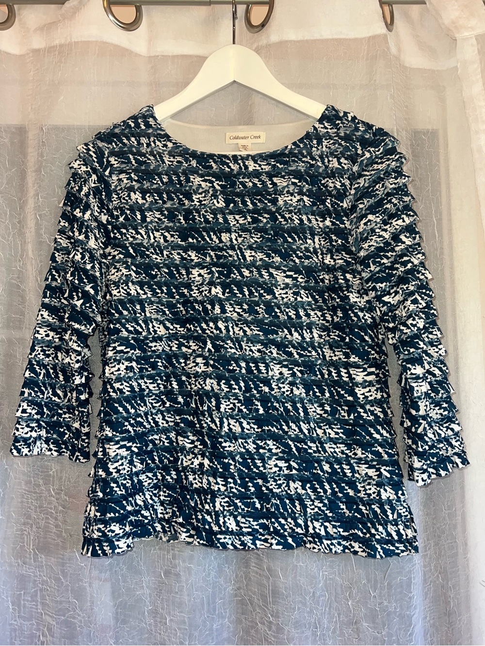 💙Coldwater Creek Tiered 3/4 Sleeve Blue & White Top • USA Made